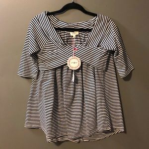 Black and white loose fit top